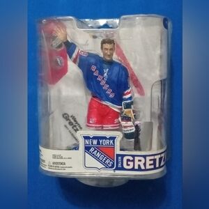 Wayne Gretzky Retirement New York Rangers Collectible Figure McFanlane Toys